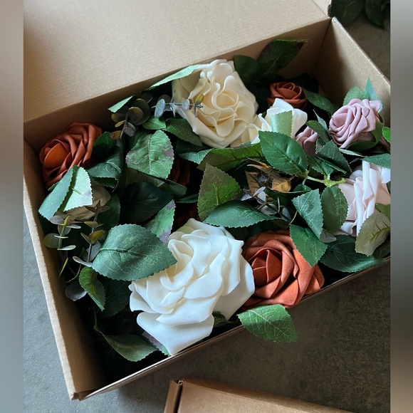 Ling’s Moment Terracotta Floral Runners (x2) and Artificial Terracotta Box Set - Picture 3 of 6